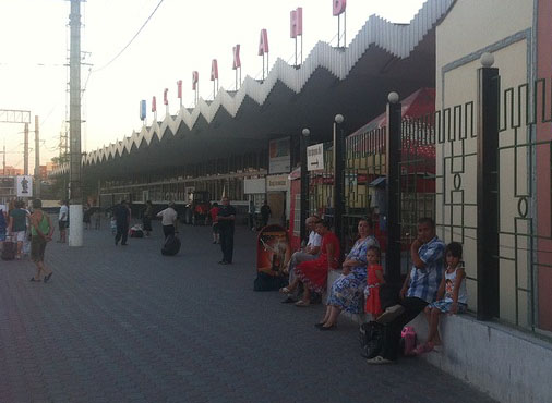 images NOVOSTI vokzal 5 Корреспондент Astrakhanpost.ru проверил безопасность на вокзале.