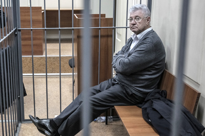 images novosti2 Politiki stolyarov kletka Михаил Столяров ждёт суда в астраханском изоляторе