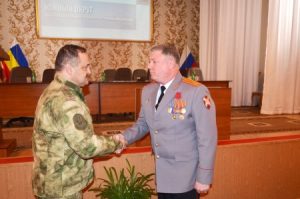 3 Росгвардейцы, участвовавшие в ликвидации боевиков в Астрахани, получили награды