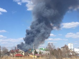 1х Черный густой дым в Астрахани напугал местных жителей