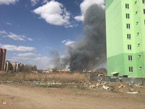 2х Черный густой дым в Астрахани напугал местных жителей