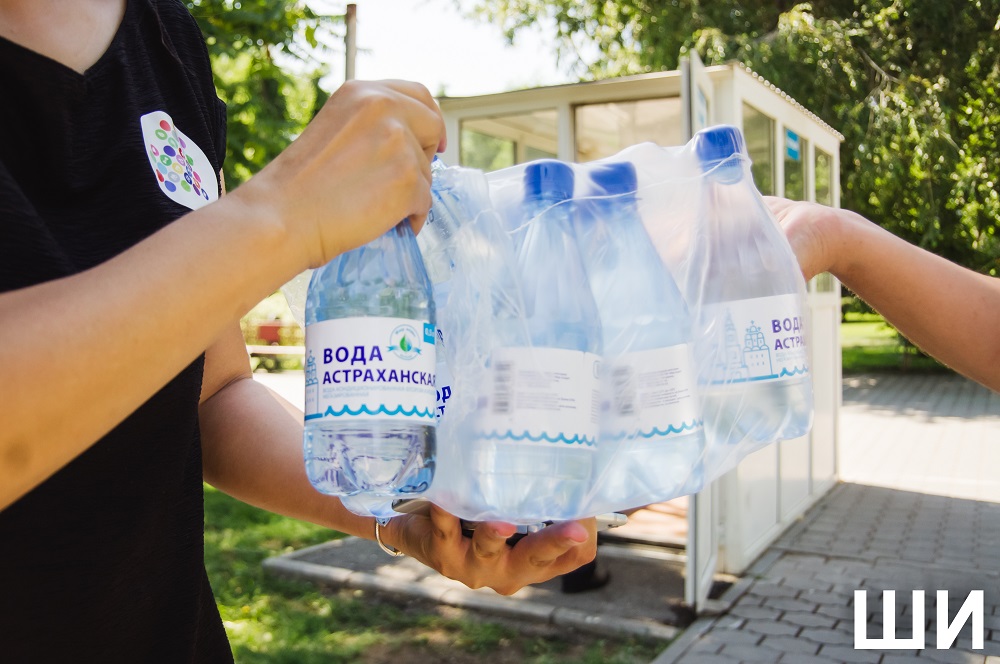 IMGP1499 В Астрахани из-за жары раздают воду туристам и горожанам