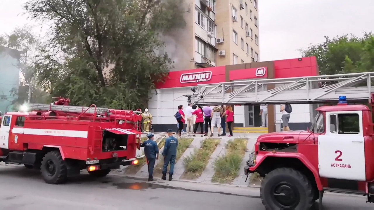 В Астрахани загорелся бывший дом природы | 31.07.2018 | Астрахань -  БезФормата