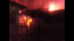 1 21 Видео сильнейшего пожара на рынке в Ахтубинске появились в Сети
