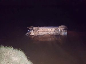 1 66 Под Астраханью автомобиль с пассажирами утонул в реке по вине водителя
