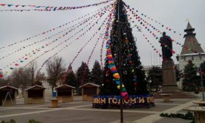 1 119 Сегодня зажгут огни на главной елке Астрахани