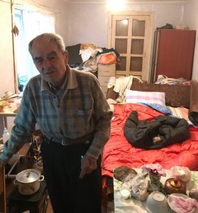 1 15 В Астрахани одинокому старику помогли попасть в дом-интернат