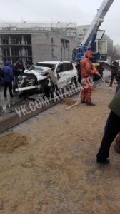 1а 25 В Астрахани спасатели подняли со дна реки упавший автомобиль