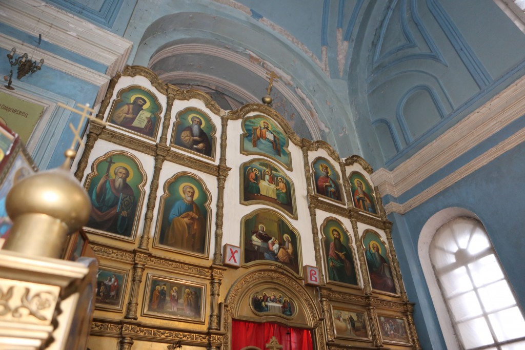 2y7a7353 0 В Астраханском храме мироточат 18 икон