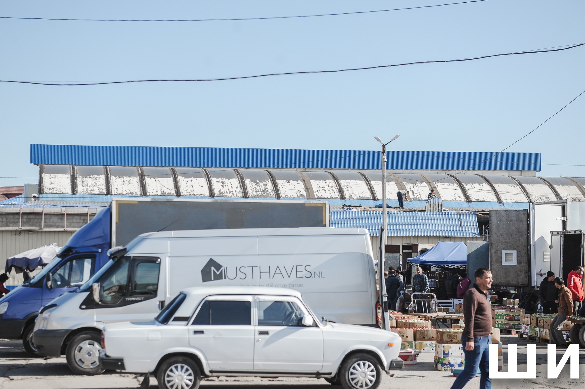 nQo92GwCUWo Рынок «Маяк» в Астрахани: жизнь после пожара