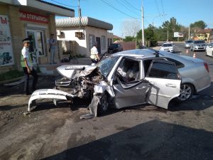 1а 11 Машина всмятку: В Астрахани произошла серьезная авария