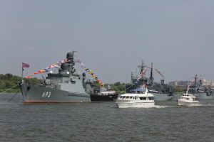 1 87 В Астрахани прошел военно-морской парад