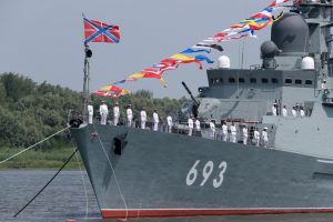 12 В Астрахани прошел военно-морской парад