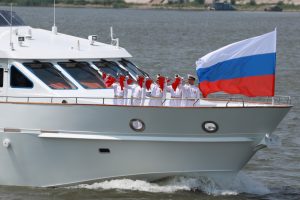 13 В Астрахани прошел военно-морской парад