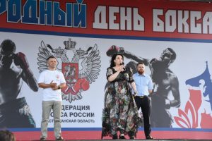 1а 33 В Астрахани боксеры устроили бой на глазах у сотен горожан