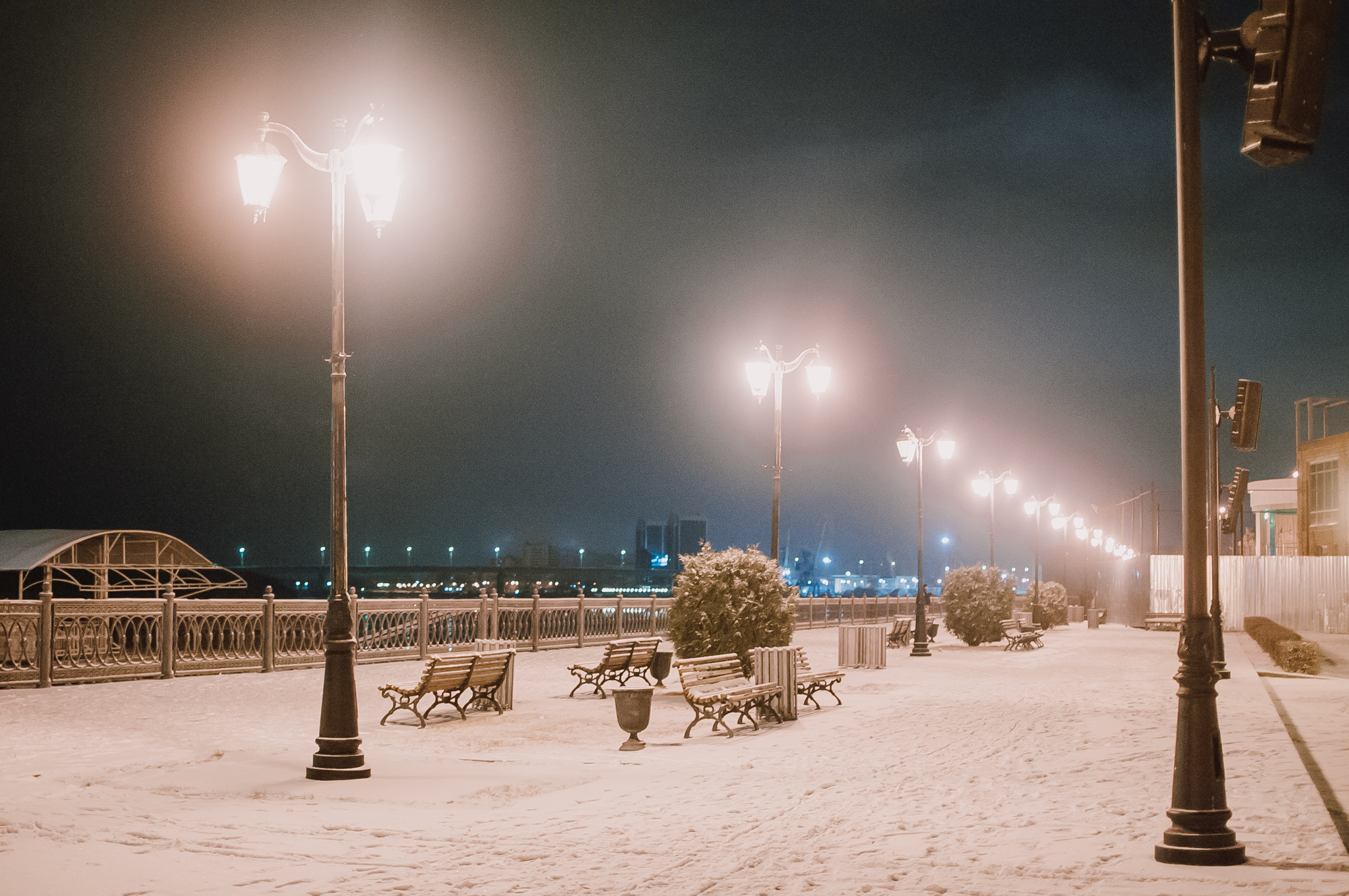 DSC 6623 В Астрахань пришла зима! 15 спецмашин вышли на борьбу со снегом. Фоторепортаж