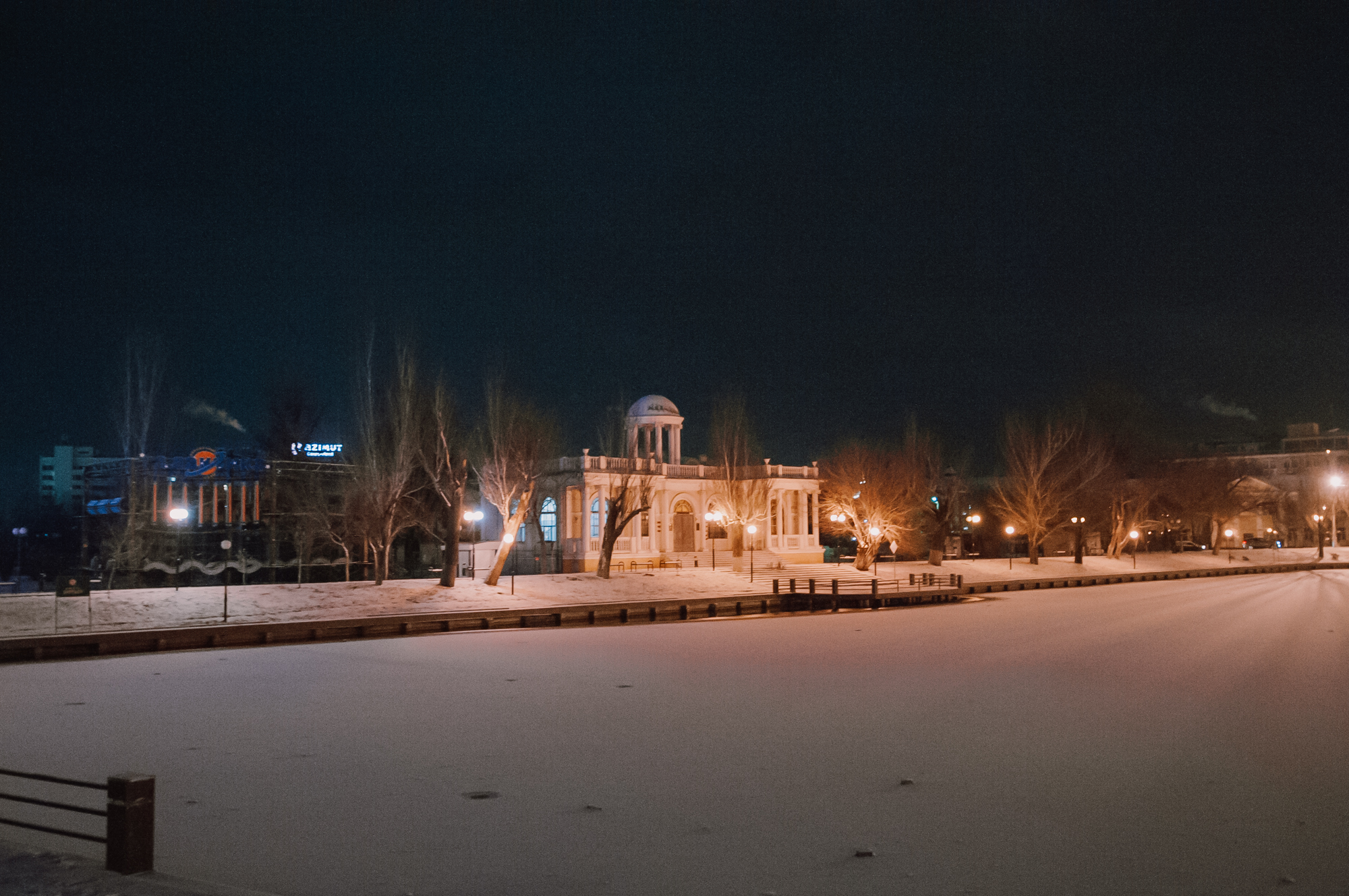 DSC 6651 В Астрахань пришла зима! 15 спецмашин вышли на борьбу со снегом. Фоторепортаж