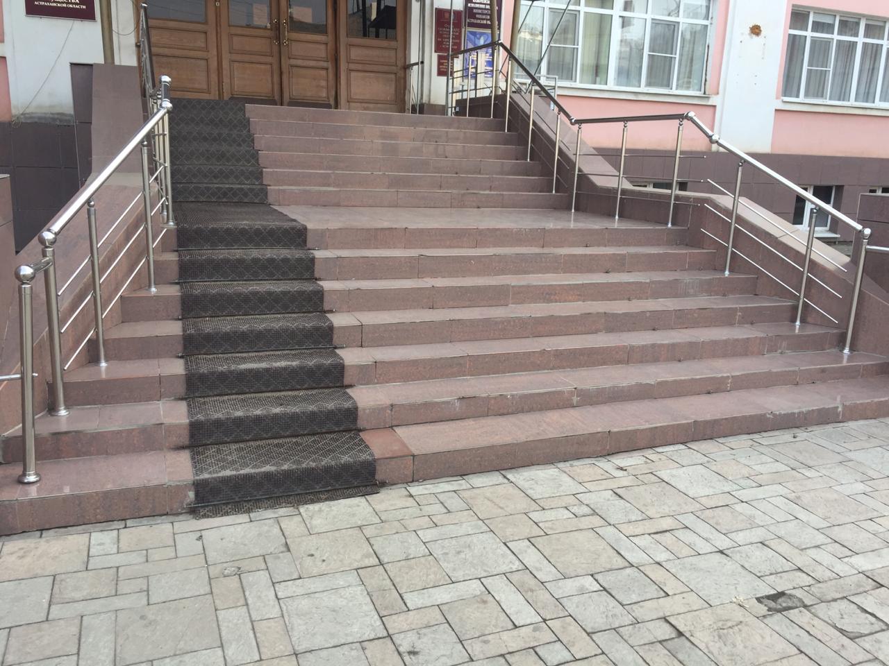image 19 02 20 12 55 4 В Астрахани здания двух администраций оказались недоступны для инвалидов