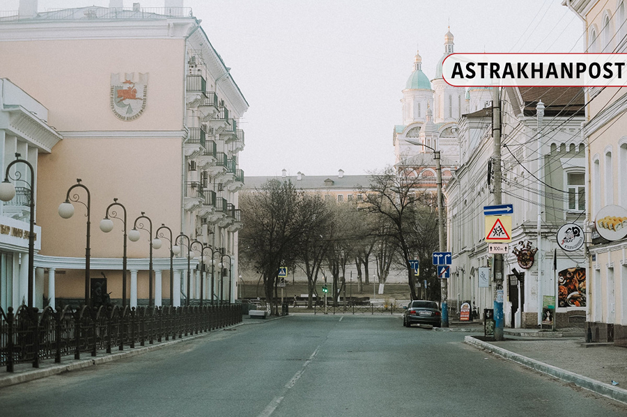 6 1 Фотограф запечатлел опустевшие улицы Астрахани
