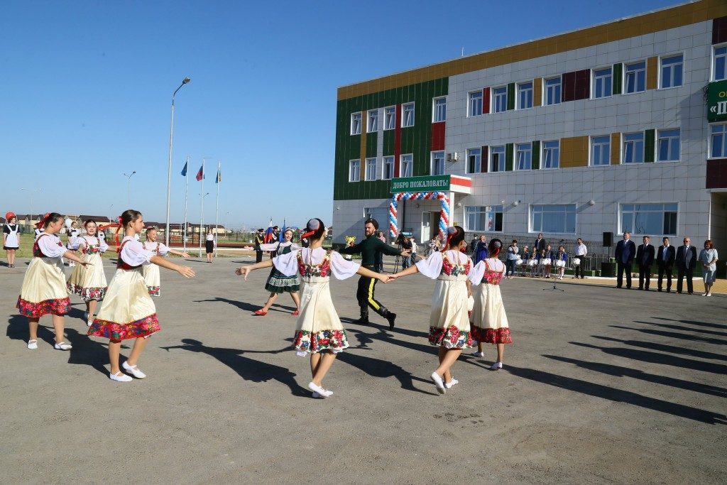 средняя школа №1 фото2 «Цифру» – детям: новая Приволжская школа №1 открылась с сервисами «Ростелекома»