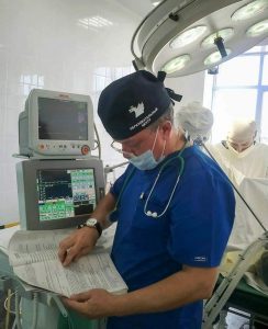 Астраханский врач спас жертву нападения в Волгограде