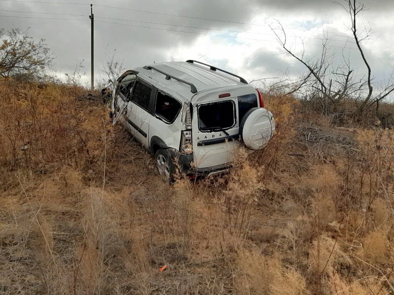 опрокидывание В больнице умер водитель перевернувшегося под Астраханью автомобиля