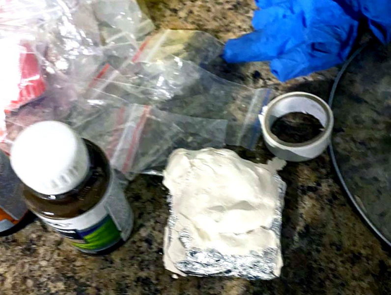 В Астрахани нашли 9 закладок наркодилера из Свердловска