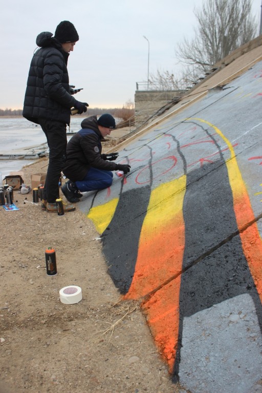 1 560 В Астрахани появилось граффити с фронтовиком