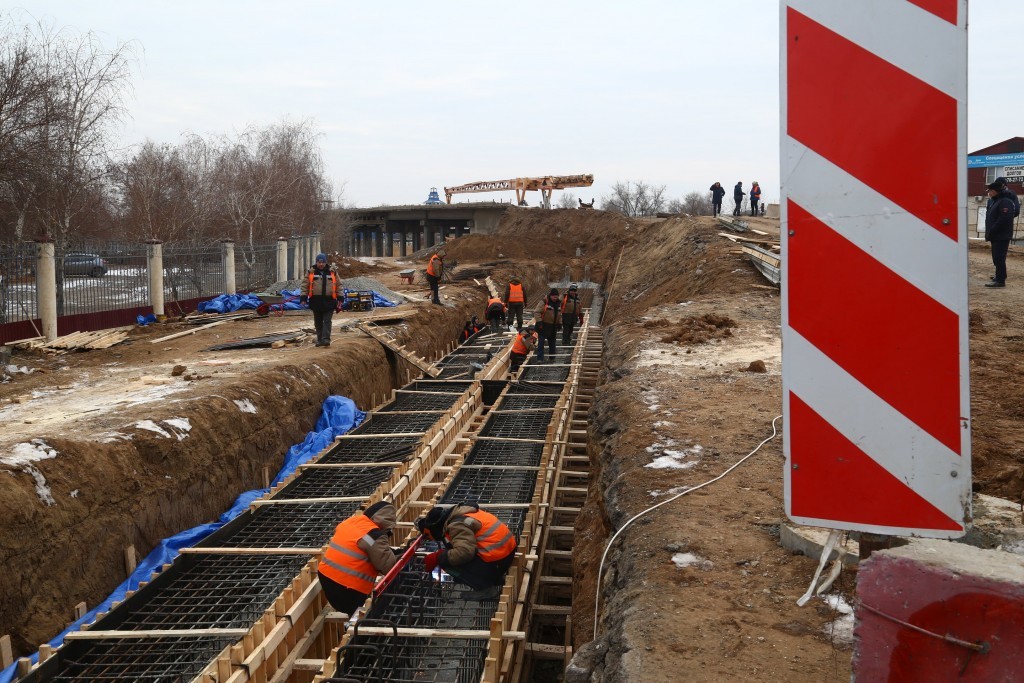 мост 1 В Астрахани для ремонта Милицейского моста привлекают дополнительных рабочих