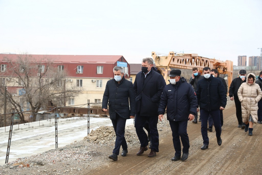 мост 5 В Астрахани для ремонта Милицейского моста привлекают дополнительных рабочих