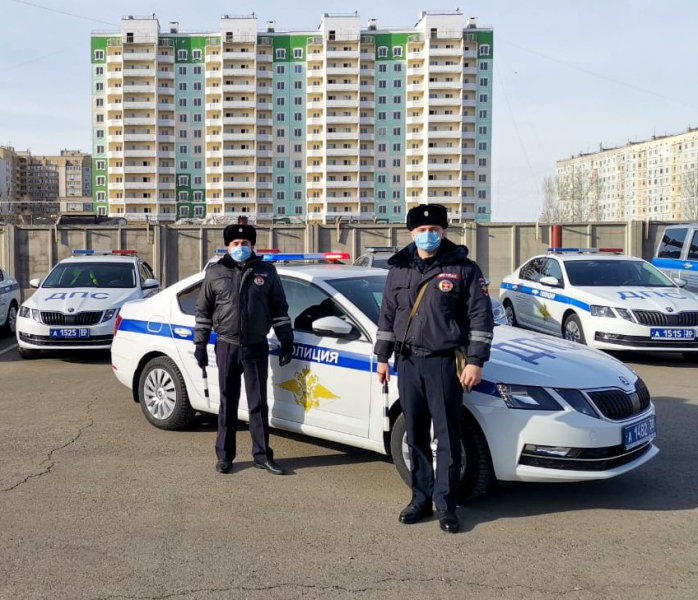 1 Астраханские полицейские помогли сельчанке с сильной болью в почках добраться до больницы