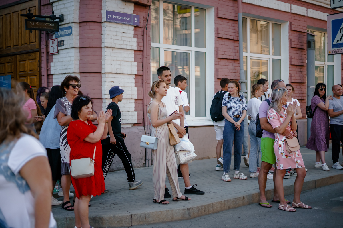 DSC04038 В Астрахани на улице Никольской творилось что-то интересное (фоторепортаж)