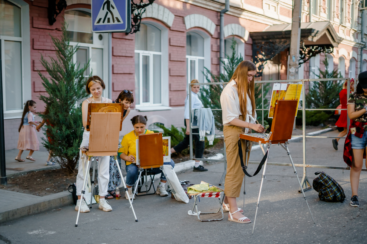 DSC04093 В Астрахани на улице Никольской творилось что-то интересное (фоторепортаж)