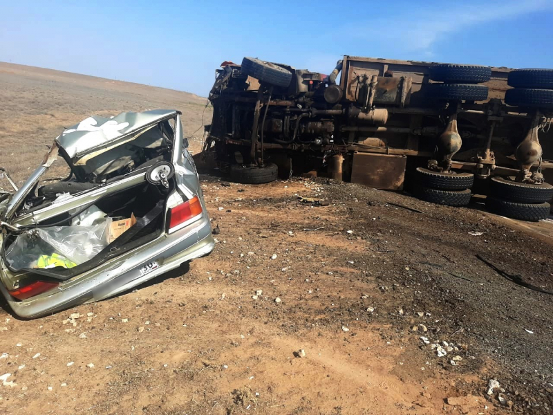 грузовик 2 Под Астраханью в столкновении «КАМАЗа» с легковушкой погиб водитель