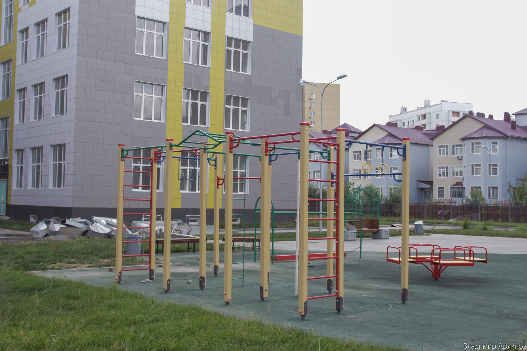 школа на ул. 2-я Зеленгинская в Астрахани
