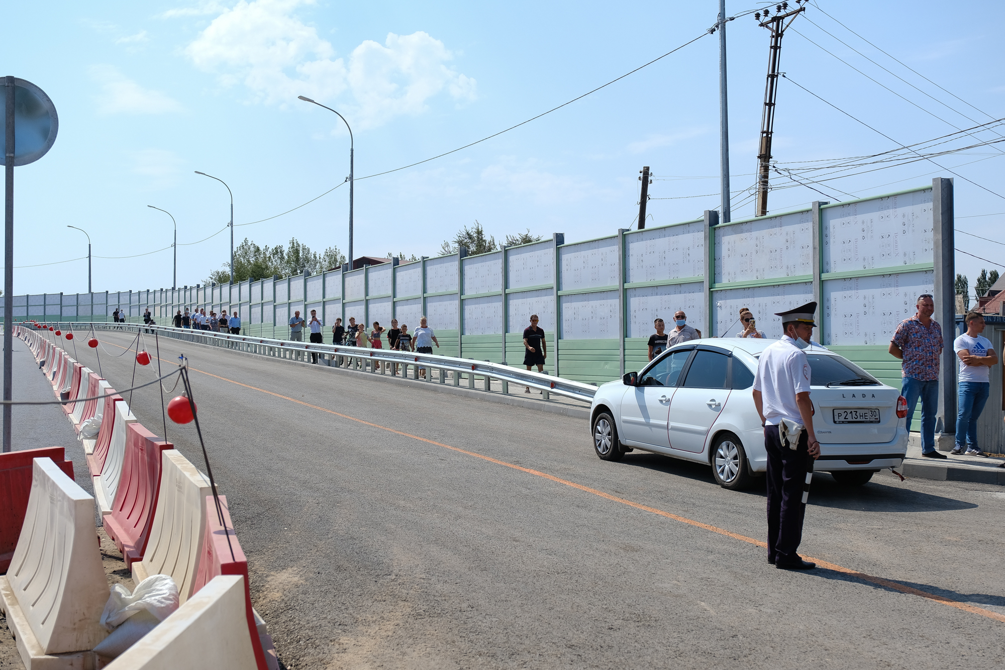 Милицейский мост в Астрахани «познакомился» с автомобилем губернатора |  30.08.2021 | Астрахань - БезФормата