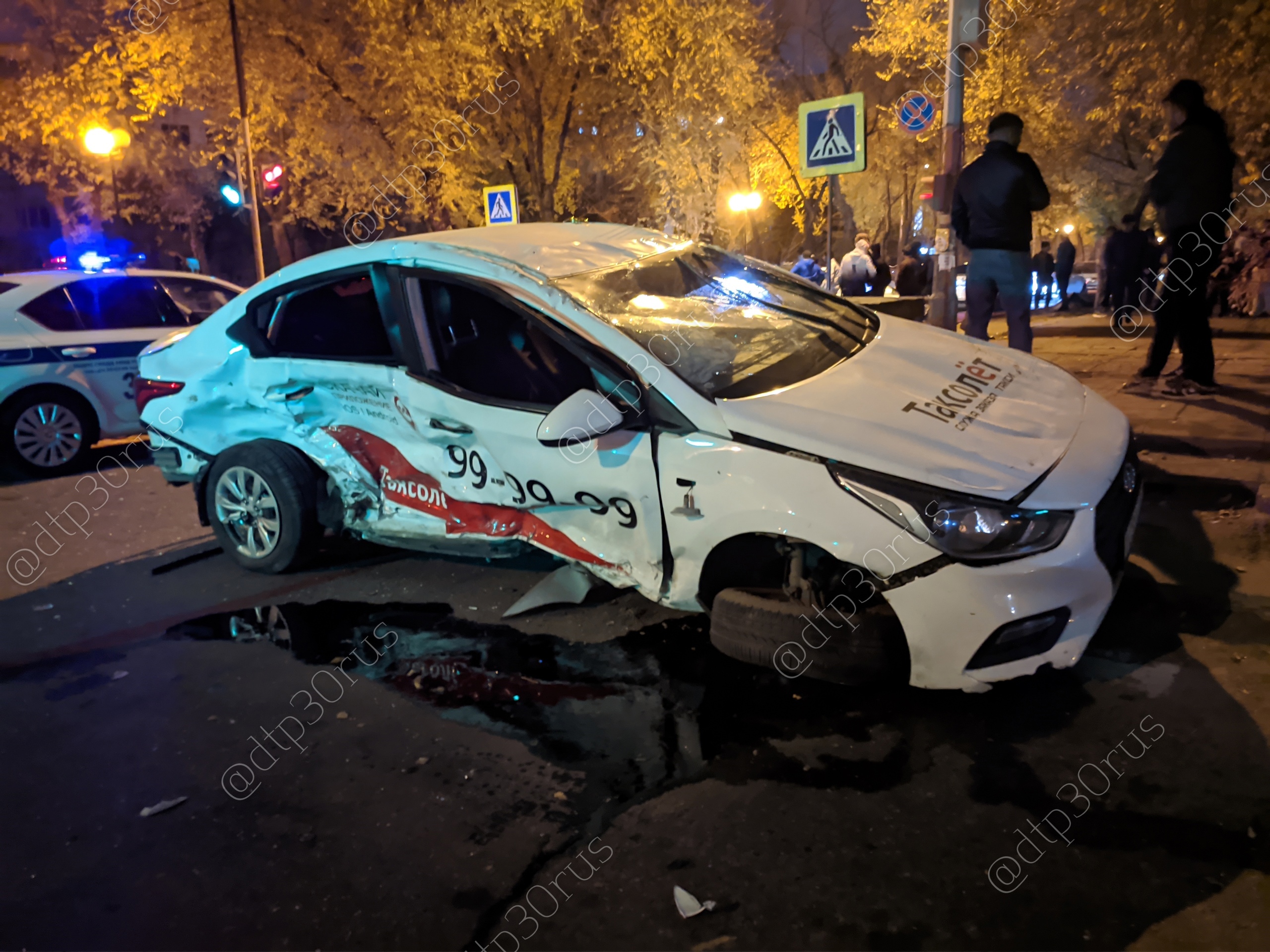в Астрахани 6.11 2 В Астрахани 2 человека пострадали при столкновении «Hyundai» и «Лады»