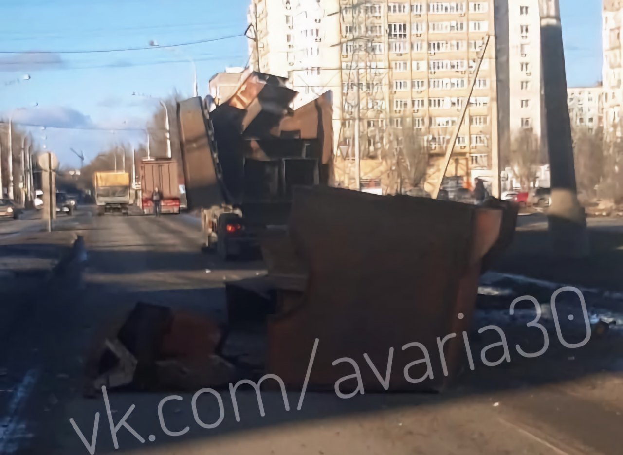 ДТП с грузовиком в Астрахани