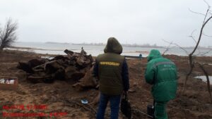 загрязнение берега в Астраханской области