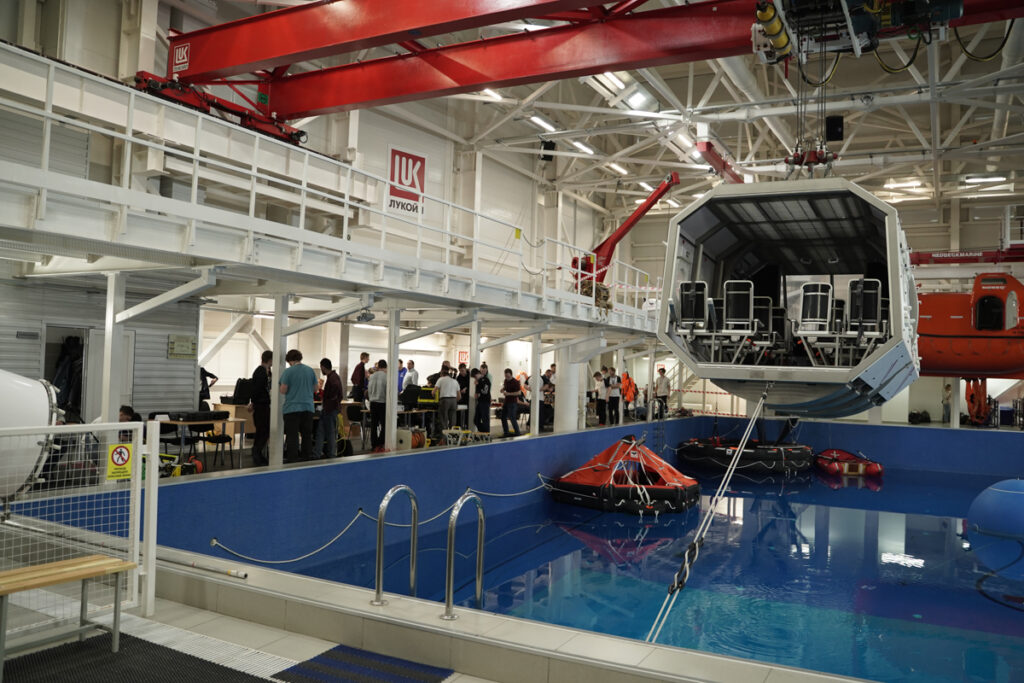 DSC03303 В корпоративном учебном центре ЛУКОЙЛА встретились лучшие пилоты подводных роботов