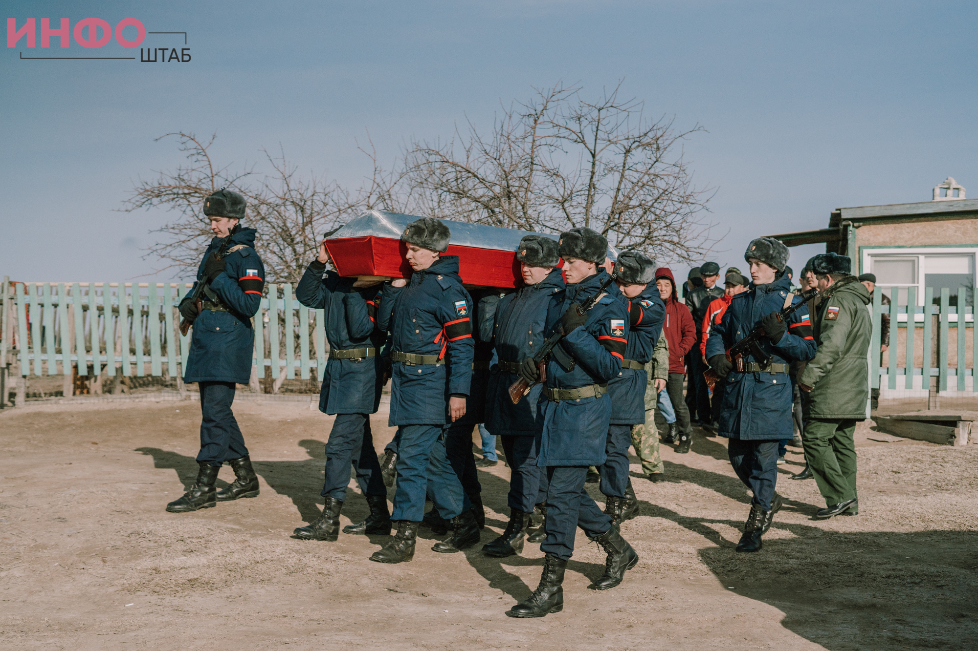 DSC05415 Знаете, каким он парнем был! Прошел митинг памяти погибшего на Украине солдата-астраханца