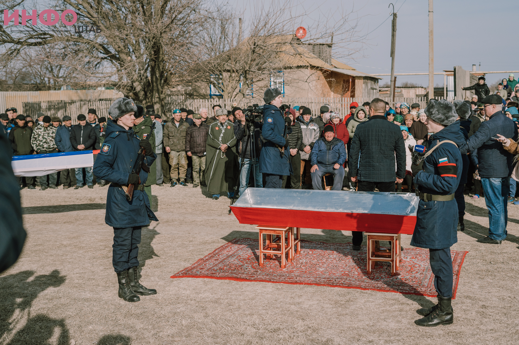 DSC05432 Знаете, каким он парнем был! Прошел митинг памяти погибшего на Украине солдата-астраханца