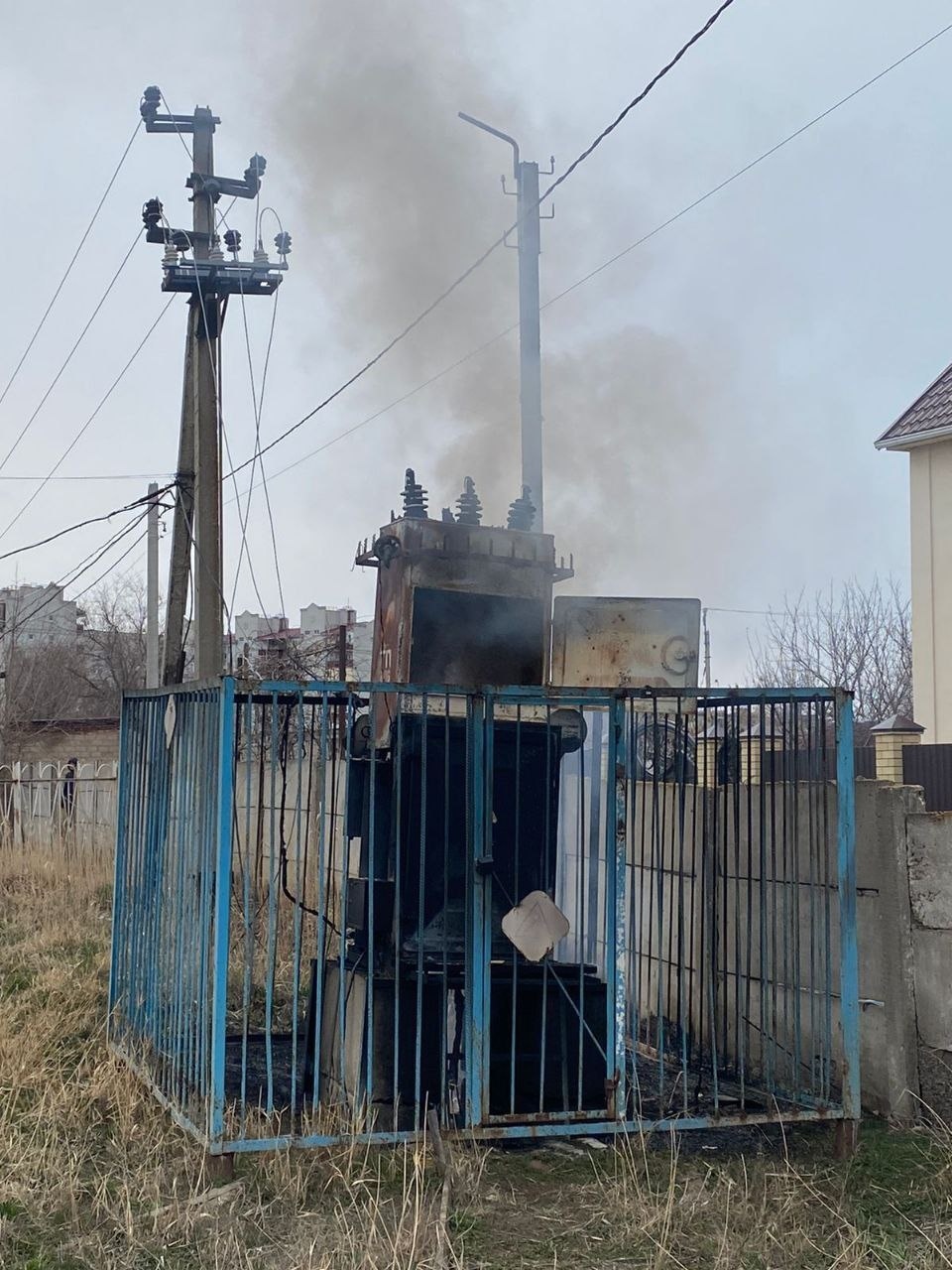27 марта в Астрахани горели теплотрассы и трансформаторная будка