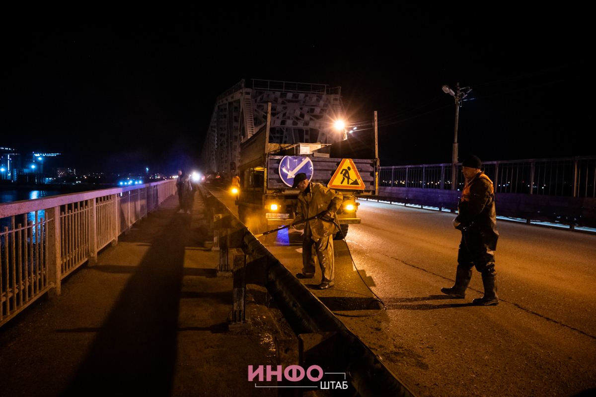 В объективе фотографа: как в Астрахани мост Старый зачищали