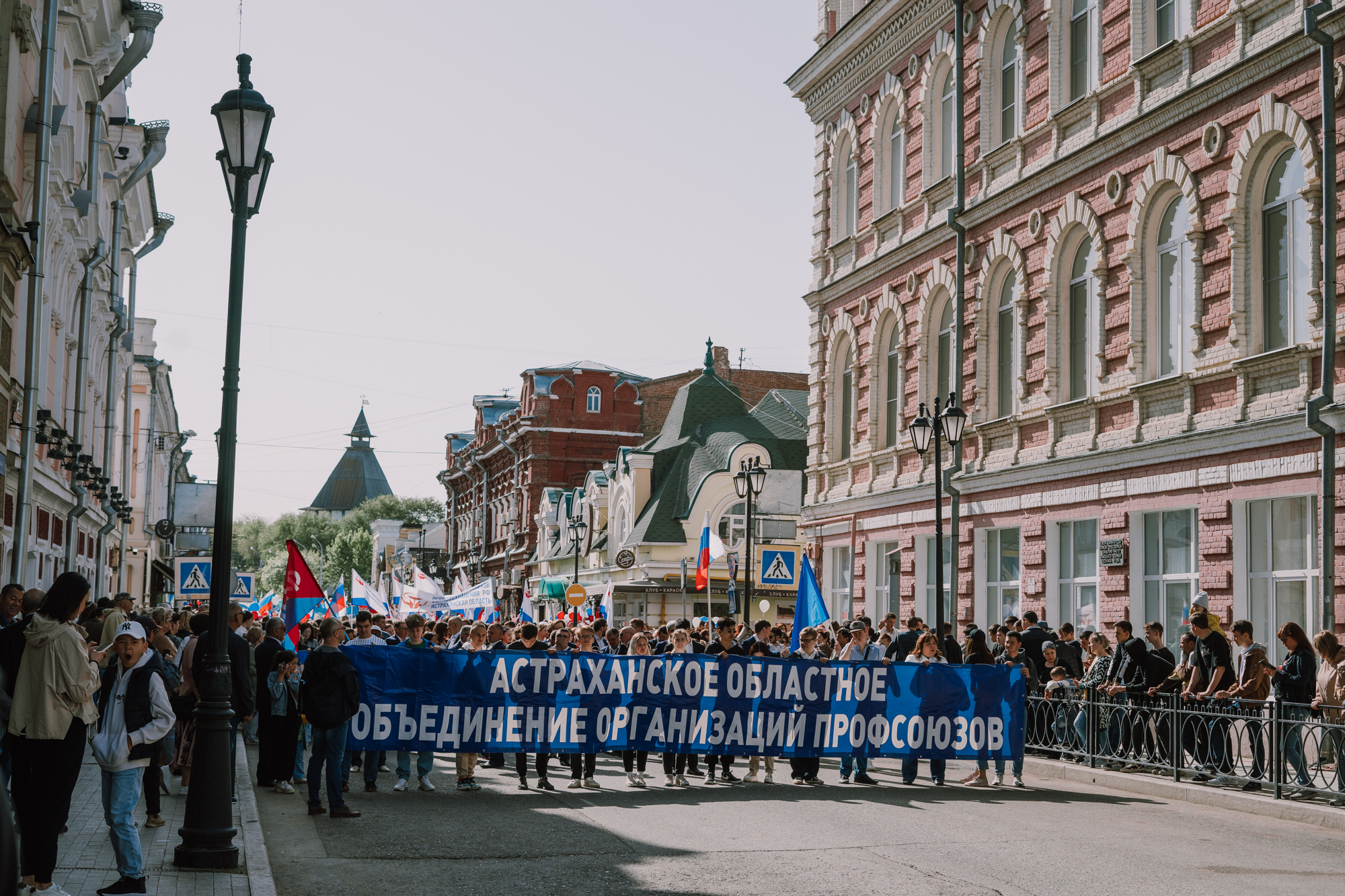 DSC07565 Торжественное первомайское шествие в Астрахани: как это было