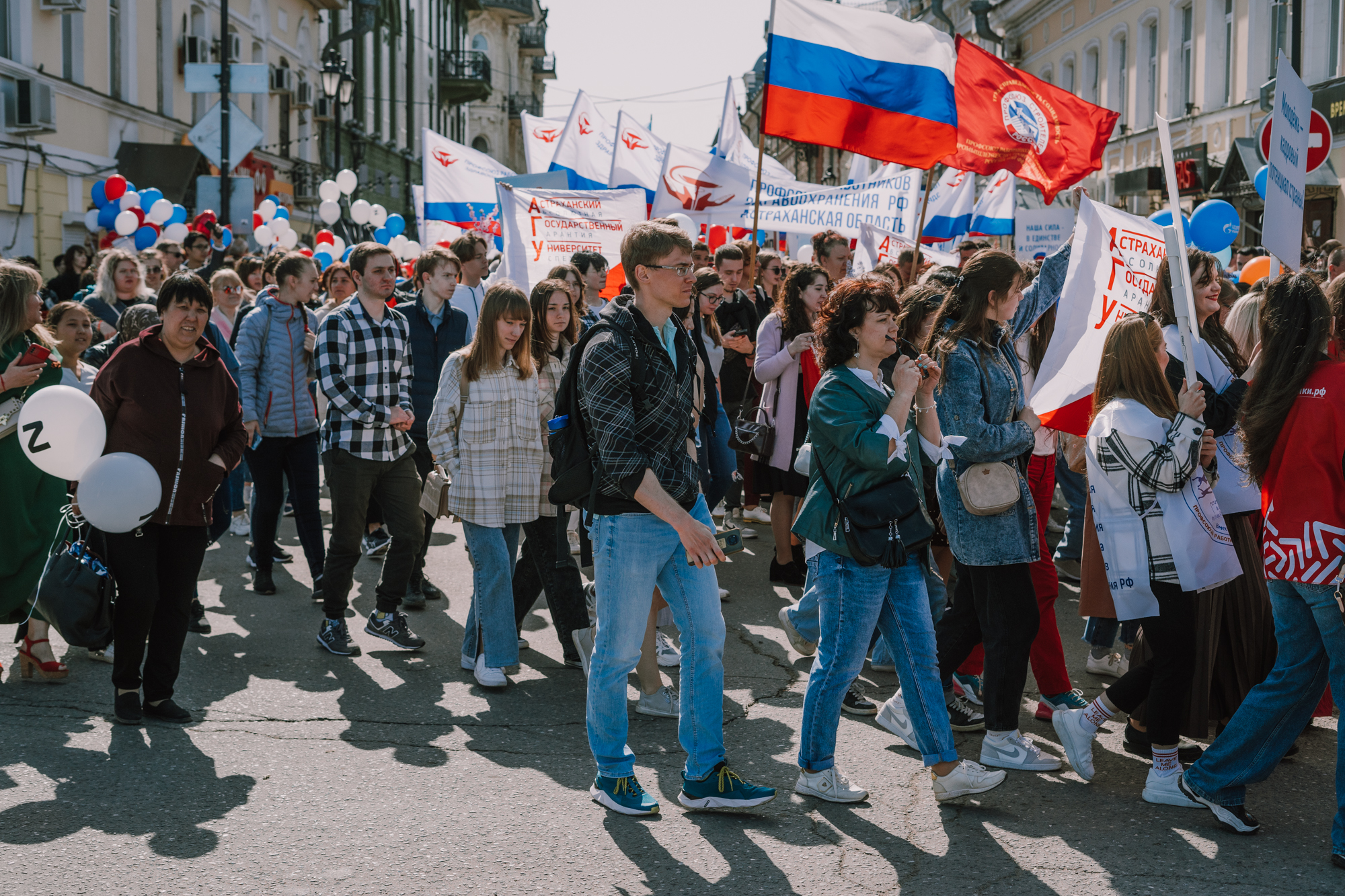 DSC07666 Торжественное первомайское шествие в Астрахани: как это было