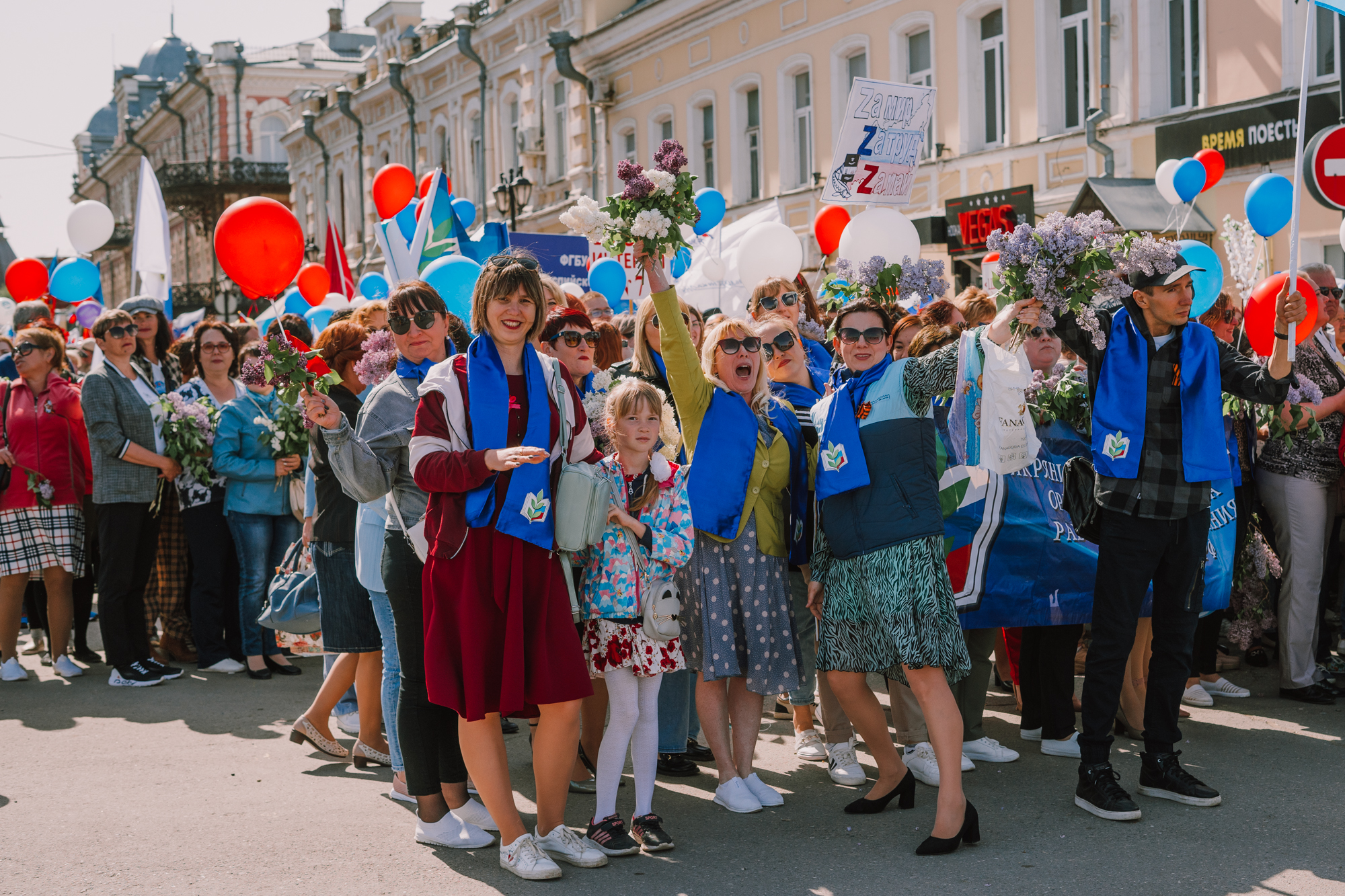 DSC07690 Торжественное первомайское шествие в Астрахани: как это было