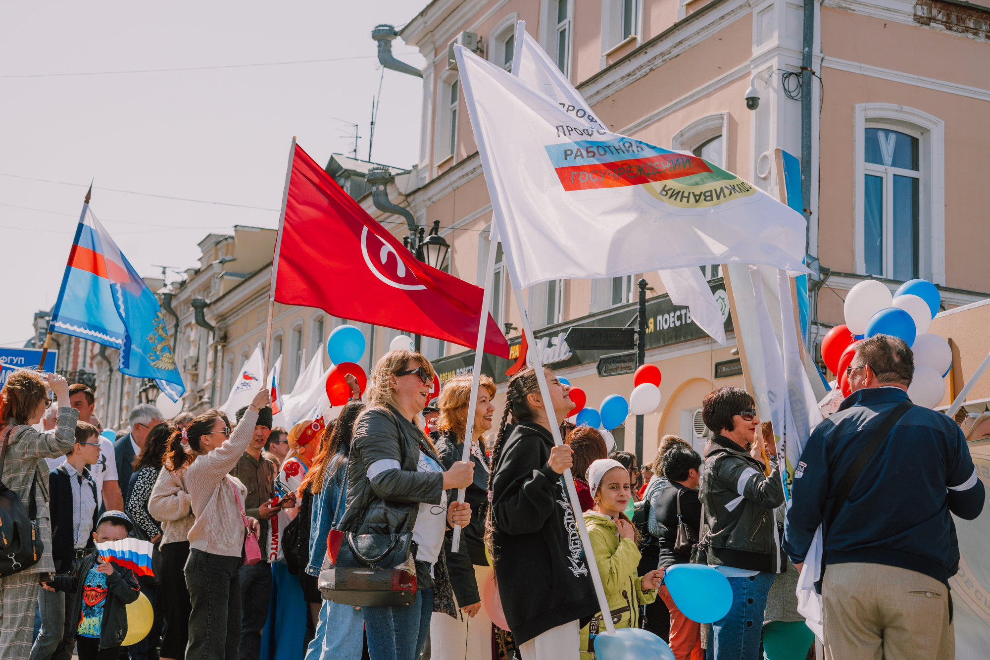 DSC07698 Торжественное первомайское шествие в Астрахани: как это было