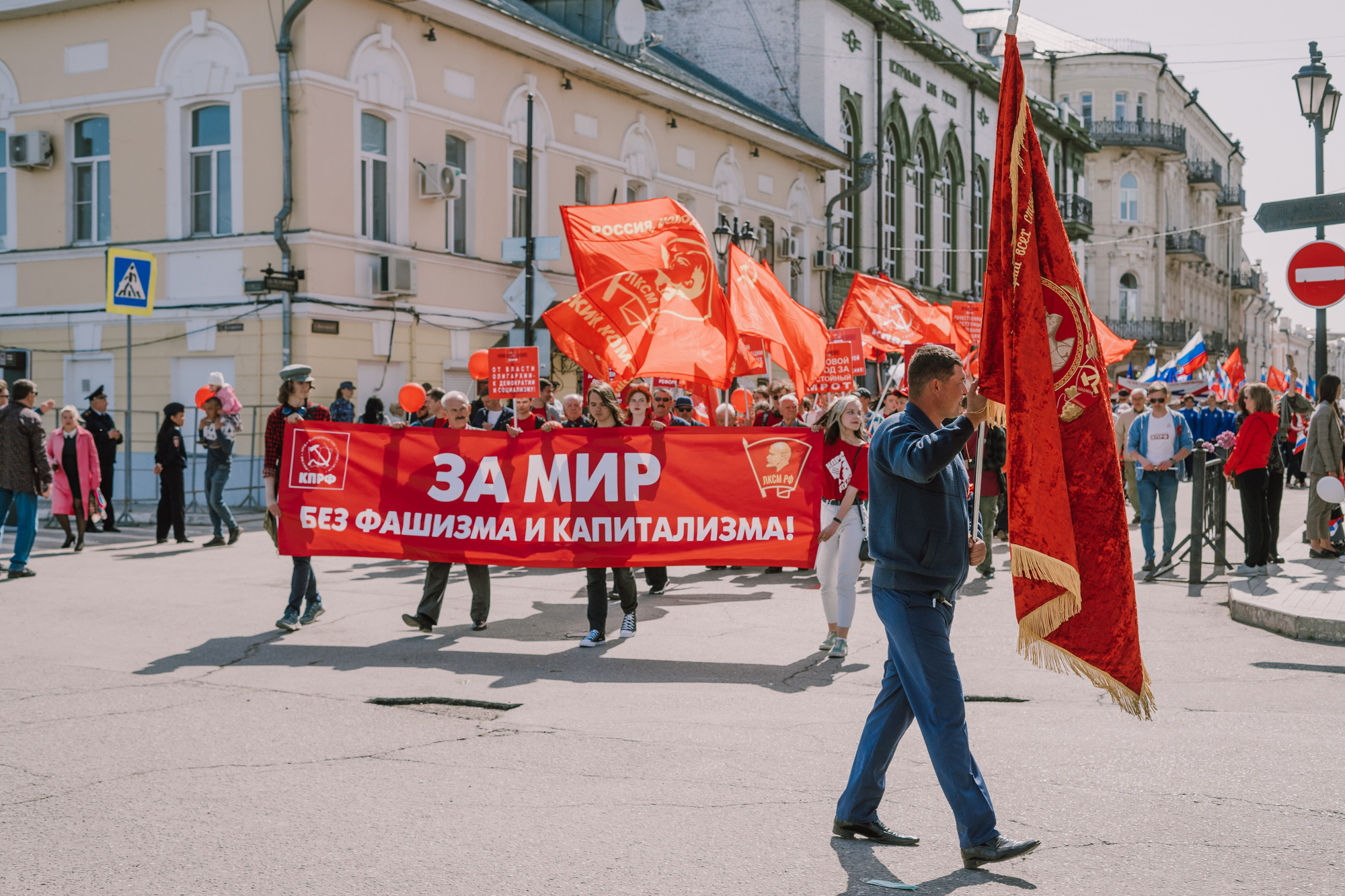 DSC07786 Торжественное первомайское шествие в Астрахани: как это было