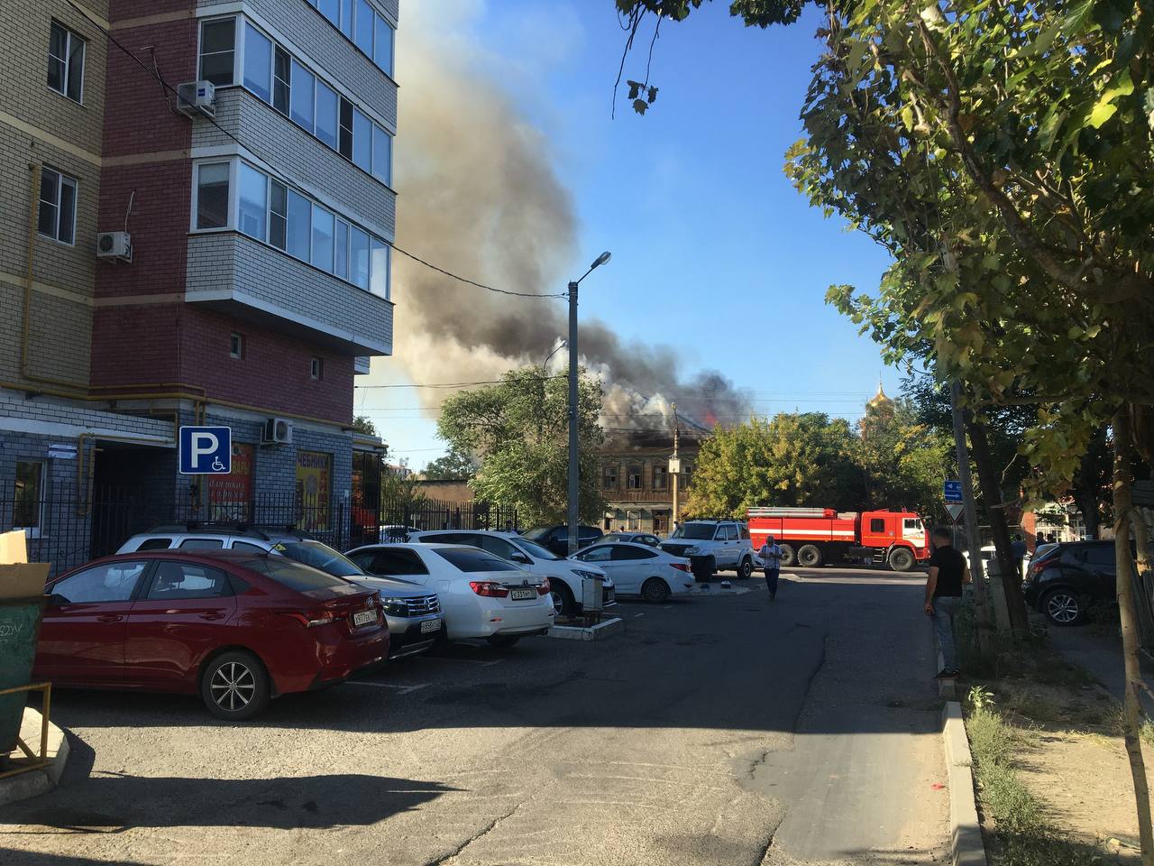 Астрахань события сегодня последние свежие. Дом Мизинова Астрахань. Астрахань ул Софья Перовская 103. Пожар на больших Исадах Астрахань сегодня. Улица Победы 9.Астрахане.